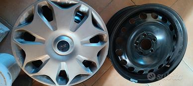 Cerchi acciaio Ford + copricerchi nuovi 