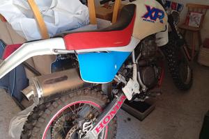 moto da cross targato Honda xr 600 R