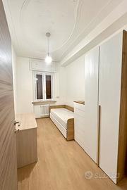 Room/Stanza arredata in appartamento