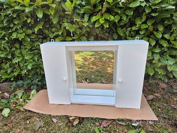 Mobiletto bagno con specchio