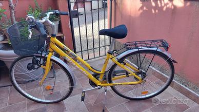 Bicicletta Bianchi Spillo Rubino da donna