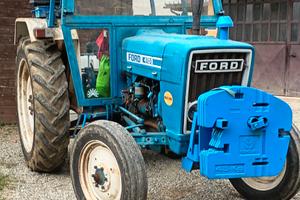 trattore Ford 