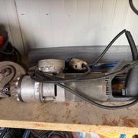 Cesoia elettrica in 220v con presa industriale