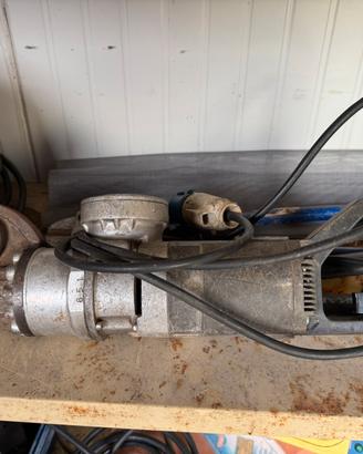 Cesoia elettrica in 220v con presa industriale