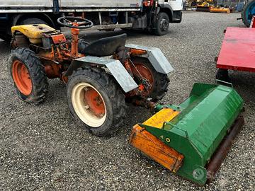 Trattore PASQUALI con TRINCIA