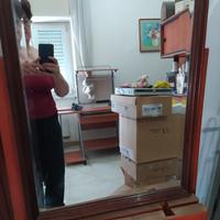 Specchio con cornice di legno noce