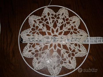 5 "basi" in cotone lavorate all'uncinetto