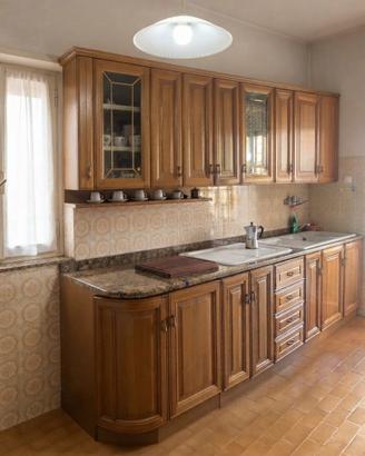Cucina Gatto in legno massello con top in Granito