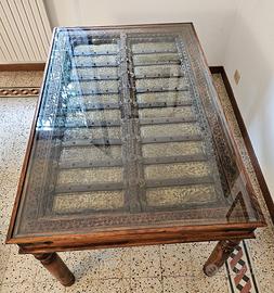Tavolo indiano in legno intagliato