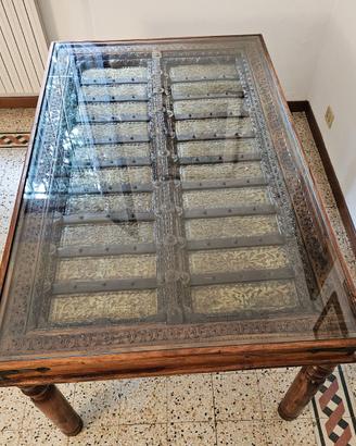 Tavolo indiano in legno intagliato