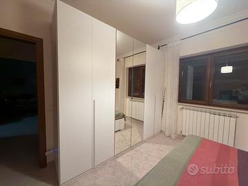 Armadio 6 ante + casaettiera + 2 comodini + letto