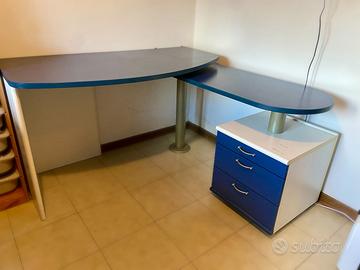 Scrivania salvaspazio con piano estraibile