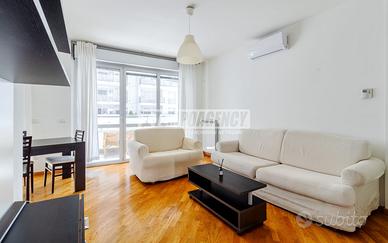 Ampio bilocale di 82 mq con doppi servizi, terrazz