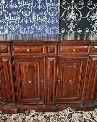 Basso di credenza in noce