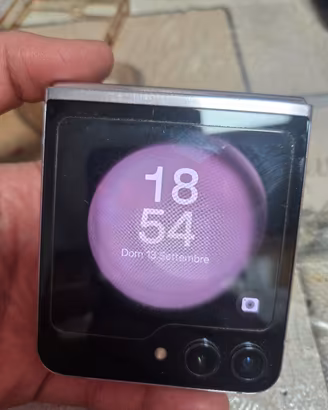 cellulare z flip 5
