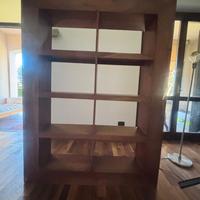 Libreria in legno massello stile moderno/etnico