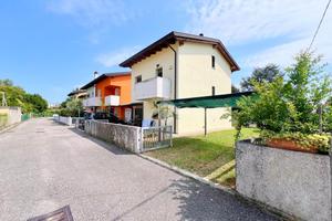 VILLA A SCHIERA D'ANGOLO A SAN GIORGIO DI NOGARO