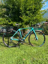 Bianchi infinito cv disc ultegra