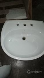Lavabo con colonna