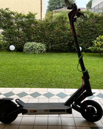 Navee S40 monopattino elettrico grande autonomia