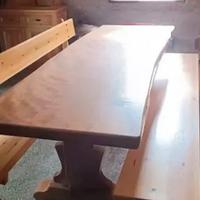 Tavolo in legno massello
