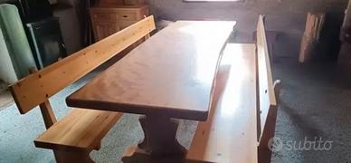 Tavolo in legno massello