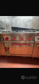 Forno a gas con 4 fornelli professionale
