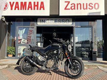 Husqvarna Svartpilen 125 guidabile anche pate...