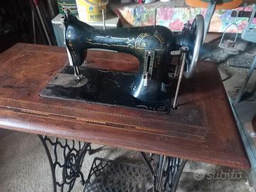 Macchina da cucire vintage