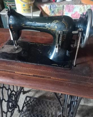 Macchina da cucire vintage