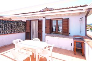 Monolocale Corallo blu-centro mare San Teodoro