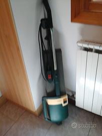 Folletto VK120 NESSUN ACCESSORIO IN DOTAZIONE.