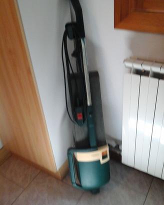 Folletto VK120 NESSUN ACCESSORIO IN DOTAZIONE.