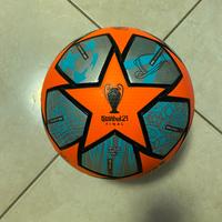 pallone champions league