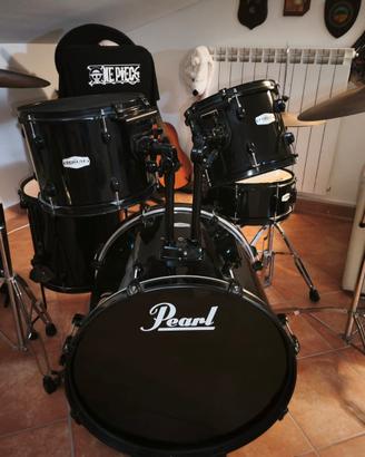 Batteria acustica completa Pearl Forum nera 