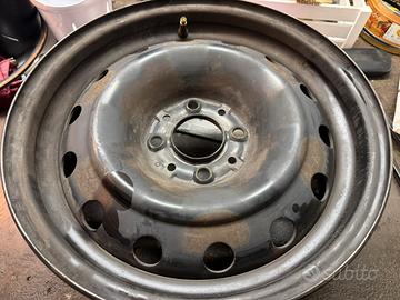 Cerchi in acciaio Michelin 15”