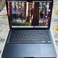 Macbook Air 13"  Chip Apple M2