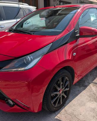 TOYOTA Aygo 1.0 VVT-i 69 CV 5 porte x-wave tetto