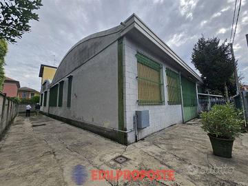 Immobile di 460 m² con 5 locali a Limbiate