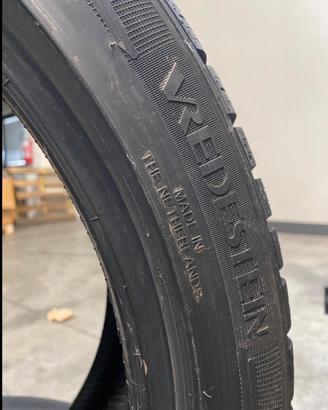 2 pneumatici invernali Vredestein 245/40 R18