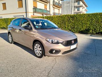 Fiat Tipo 1.4 benzina berlina per neopatentati 