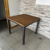 Tavolo base legno