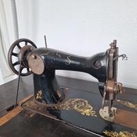 MACCHINA DA CUCIRE ANTICA