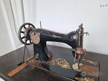 MACCHINA DA CUCIRE ANTICA