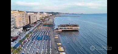 Ristorante piano rialzato. E longe