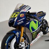 Moto valentino rossi scala 1/4