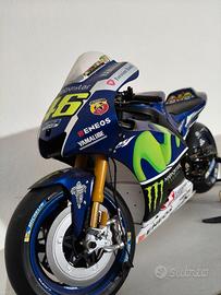 Moto valentino rossi scala 1/4