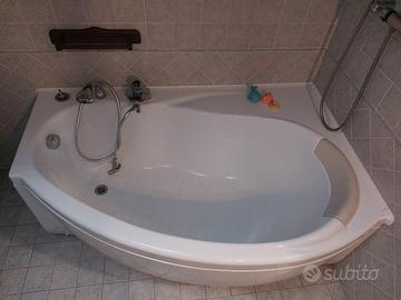 Vasca da bagno angolare 