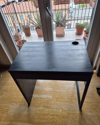 Piccola scrivania Ikea  73 x 50