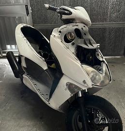 Aprilia leonardo 250 da sistemare completo
